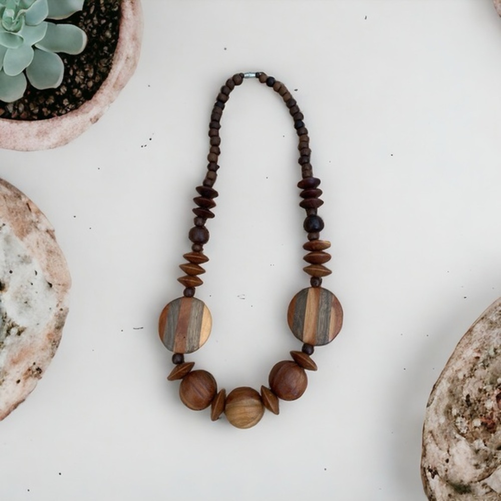 Vintage 80’s wooden statement necklace.
